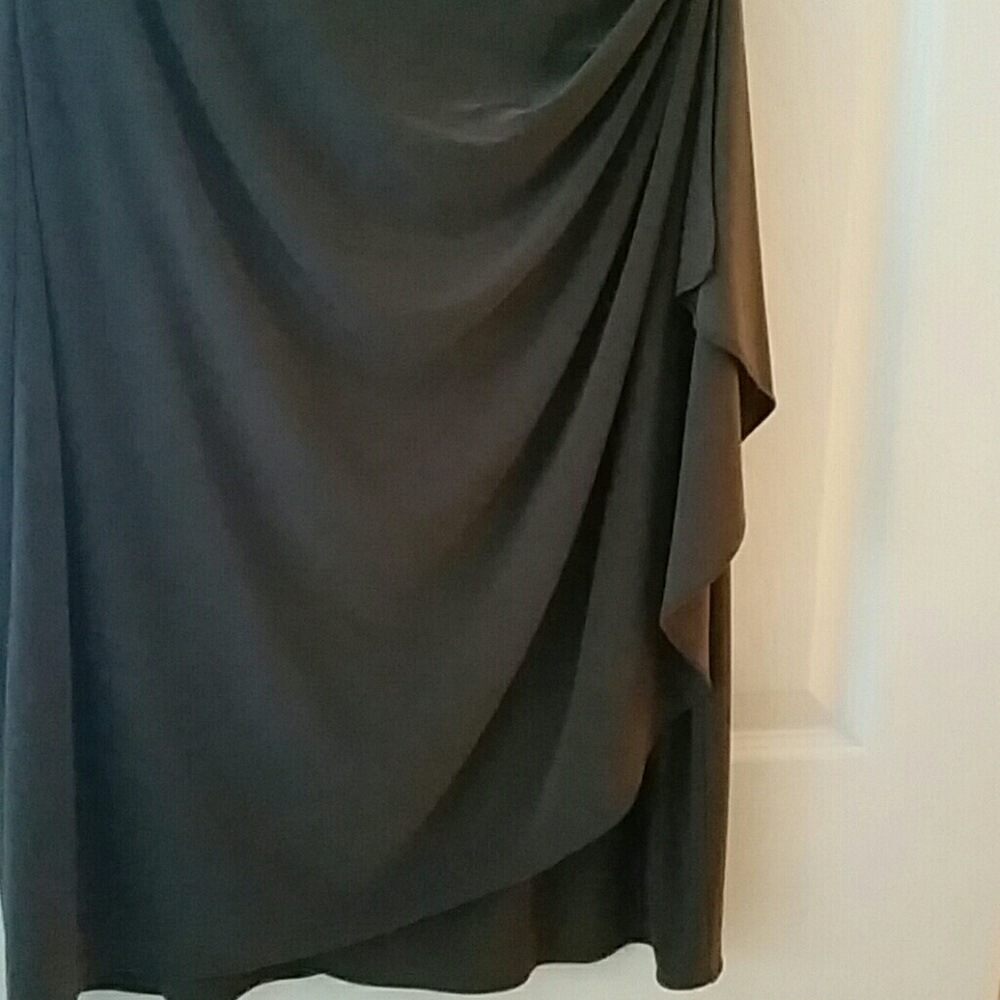 Dress - Picture 4 of 4